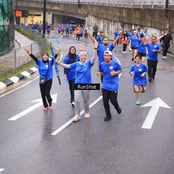 Runner Photo 7937629