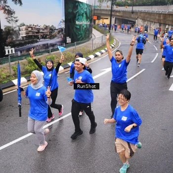 Runner Photo 7937633