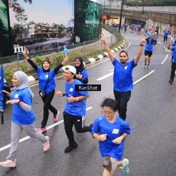 Runner Photo 7937634