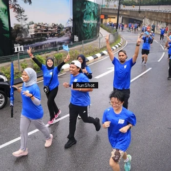 Runner Photo 7937635