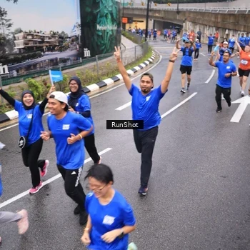 Runner Photo 7937638