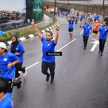 Runner Photo 7937642