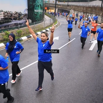 Runner Photo 7937644
