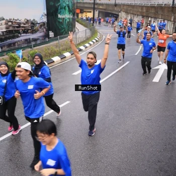 Runner Photo 7937645