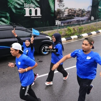 Runner Photo 7937648
