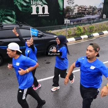 Runner Photo 7937650