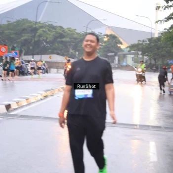Runner Photo 7937651