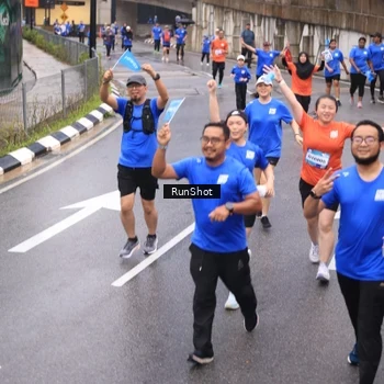 Runner Photo 7937654
