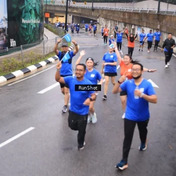 Runner Photo 7937655