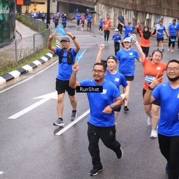 Runner Photo 7937656
