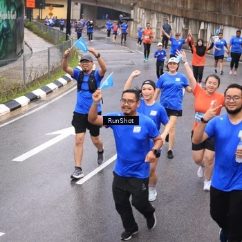 Runner Photo 7937659