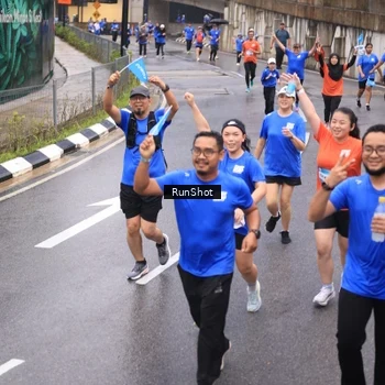 Runner Photo 7937660