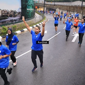 Runner Photo 7937661