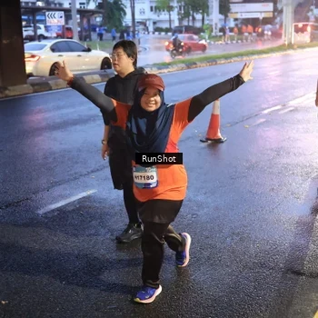 Runner Photo 7937663