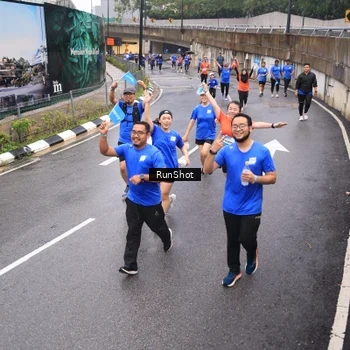 Runner Photo 7937664