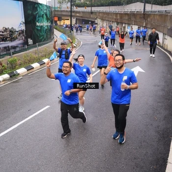 Runner Photo 7937665