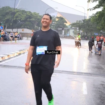 Runner Photo 7937672