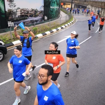 Runner Photo 7937680