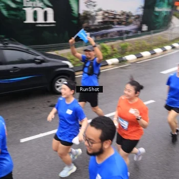 Runner Photo 7937684
