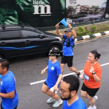 Runner Photo 7937685