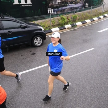 Runner Photo 7937696