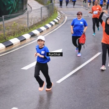 Runner Photo 7937703