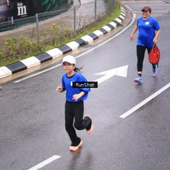 Runner Photo 7937704