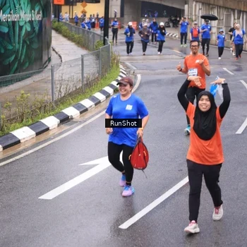 Runner Photo 7937710