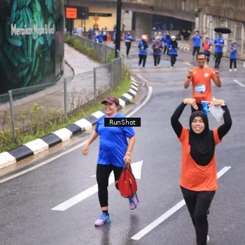 Runner Photo 7937713