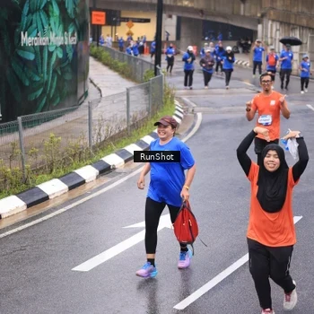 Runner Photo 7937714