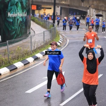 Runner Photo 7937715