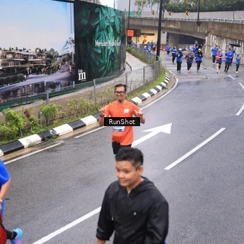 Runner Photo 7937743