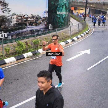 Runner Photo 7937745