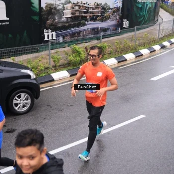 Runner Photo 7937752