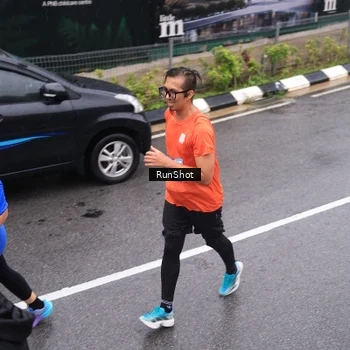 Runner Photo 7937755