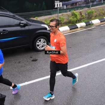 Runner Photo 7937756