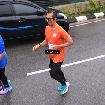 Runner Photo 7937760