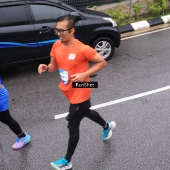 Runner Photo 7937763
