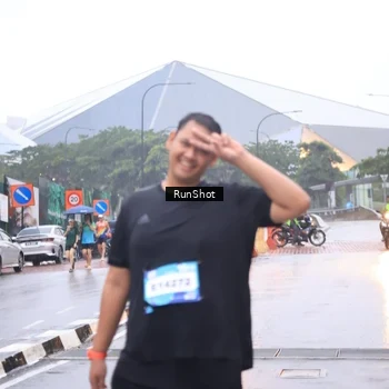 Runner Photo 7937773