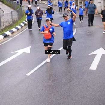 Runner Photo 7937812