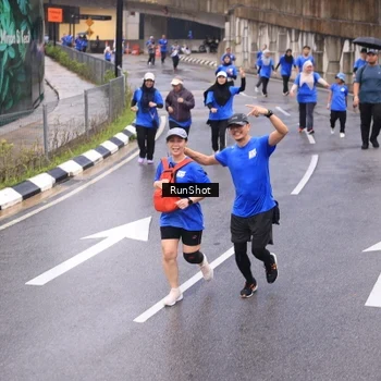 Runner Photo 7937815