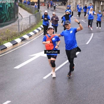 Runner Photo 7937818
