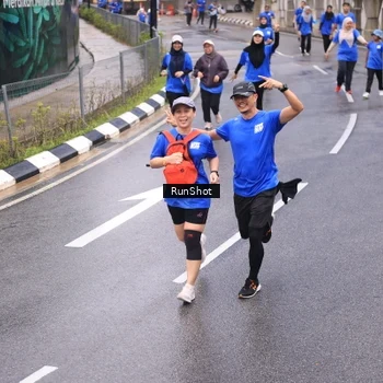 Runner Photo 7937820