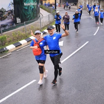 Runner Photo 7937828