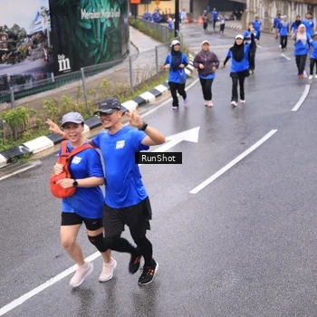Runner Photo 7937832