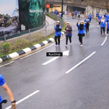 Runner Photo 7937834