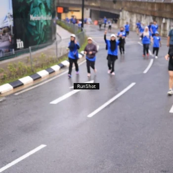 Runner Photo 7937835