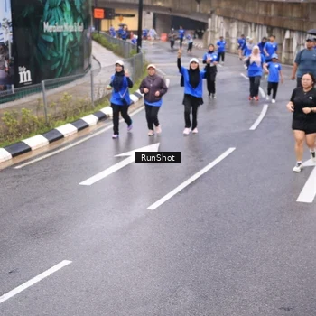 Runner Photo 7937836