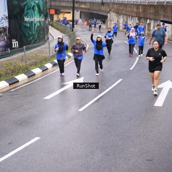 Runner Photo 7937838
