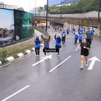 Runner Photo 7937844